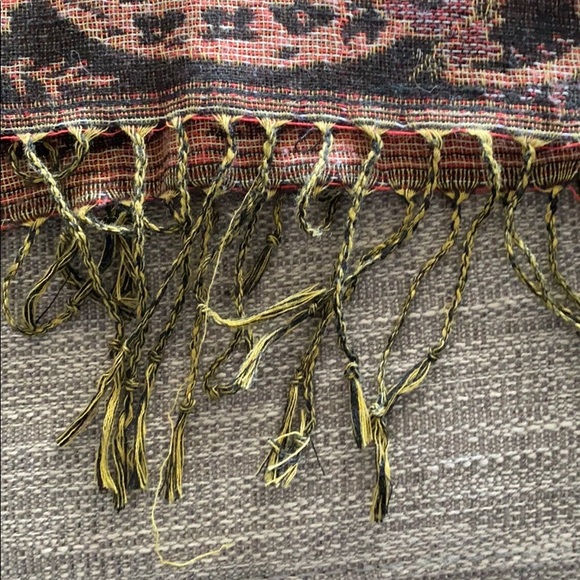 Patterned Scarf/Wraps - Picture 13 of 13